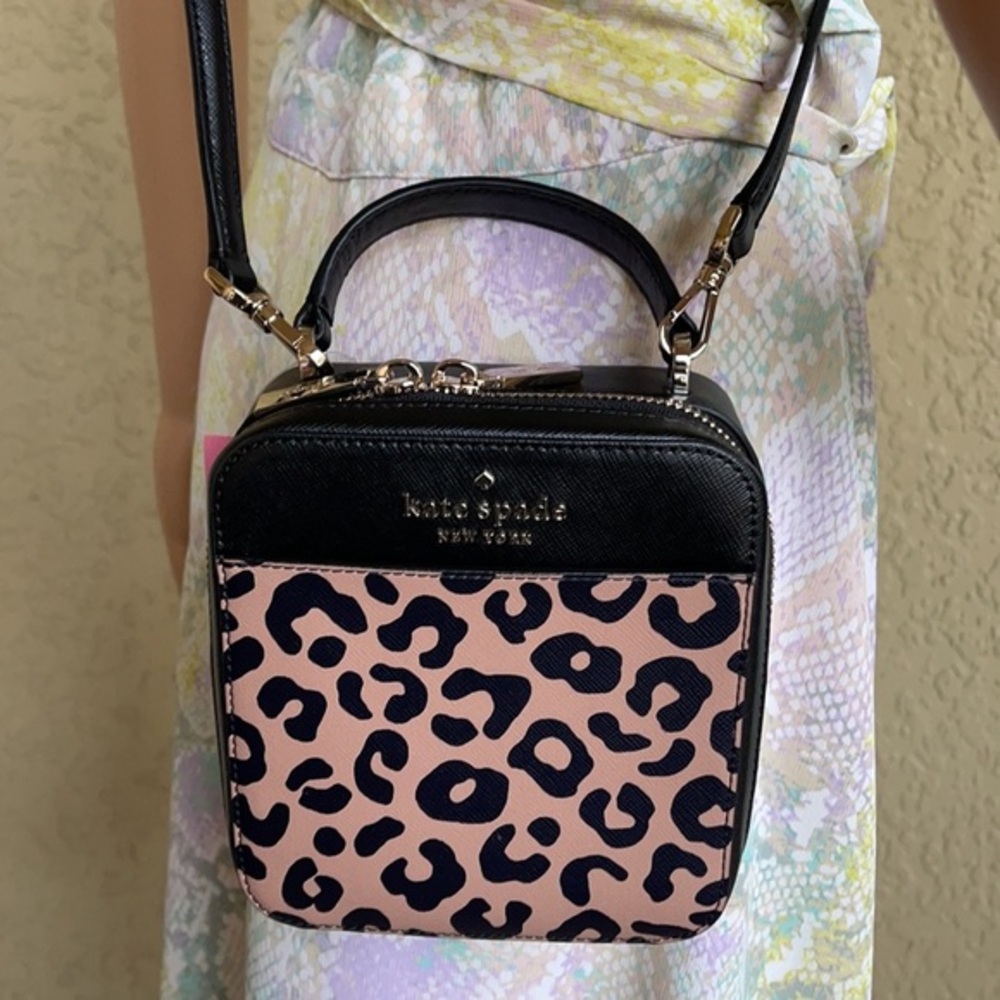 Kate Spade daisy graphic leopard vanity crossbody
